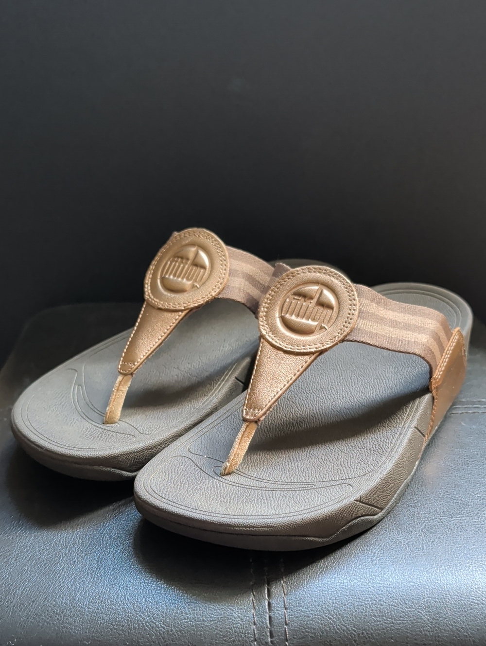 FitFlop Walkstar Bronze Leather Toe Post Classic Comfort Sandals Size 7